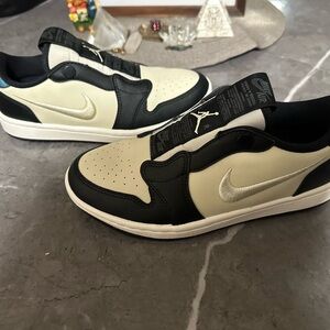 Air Jordan 1 Retro Low Slip Fossil Ivory Anthracite Boys Size 5